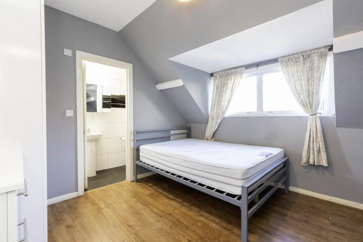 Modern Sharers Apartment Walm Lane, Willesden Green